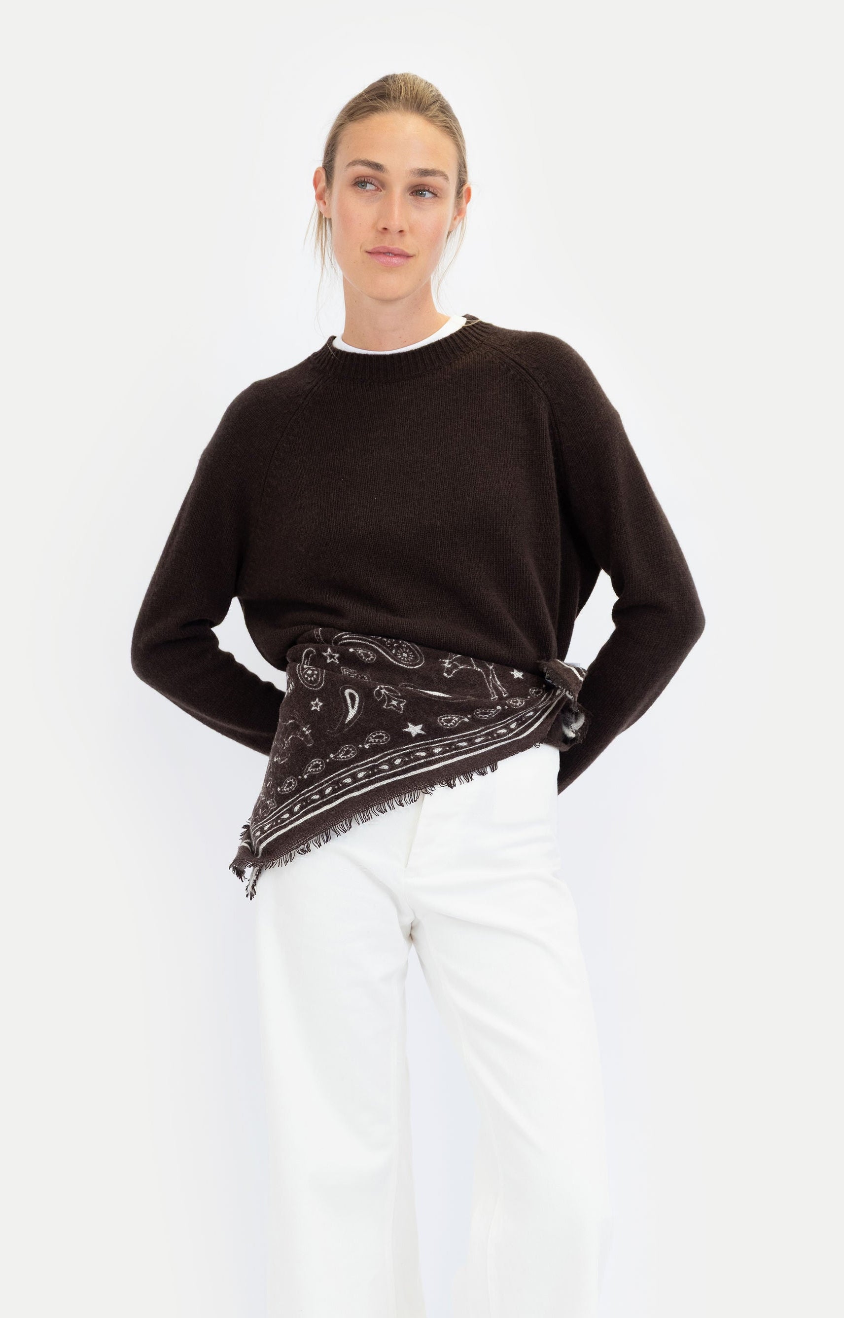 NELE SCARF SMALL IN CHOCOLATE