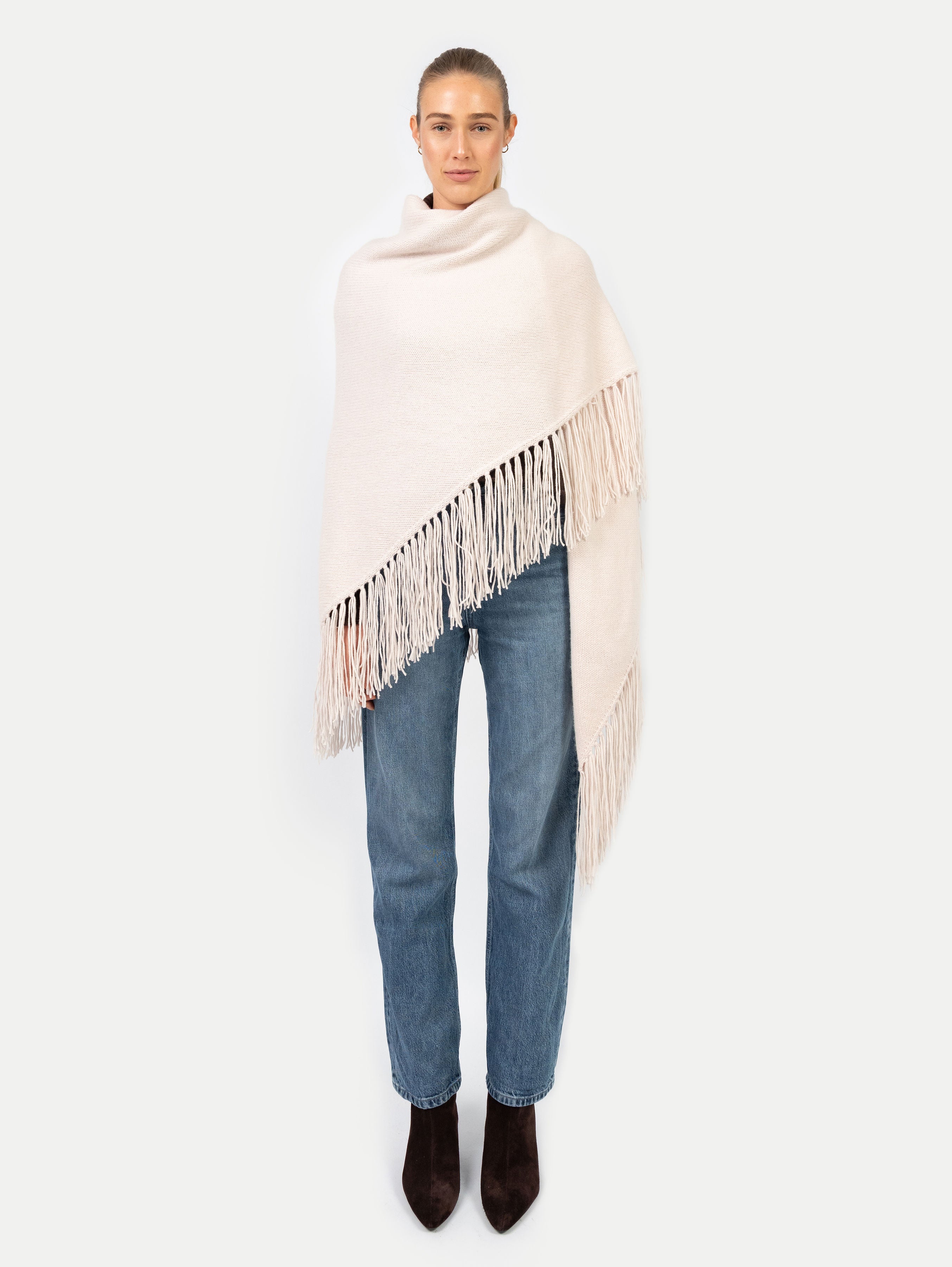 LAURA PONCHO IN HONEY OAT