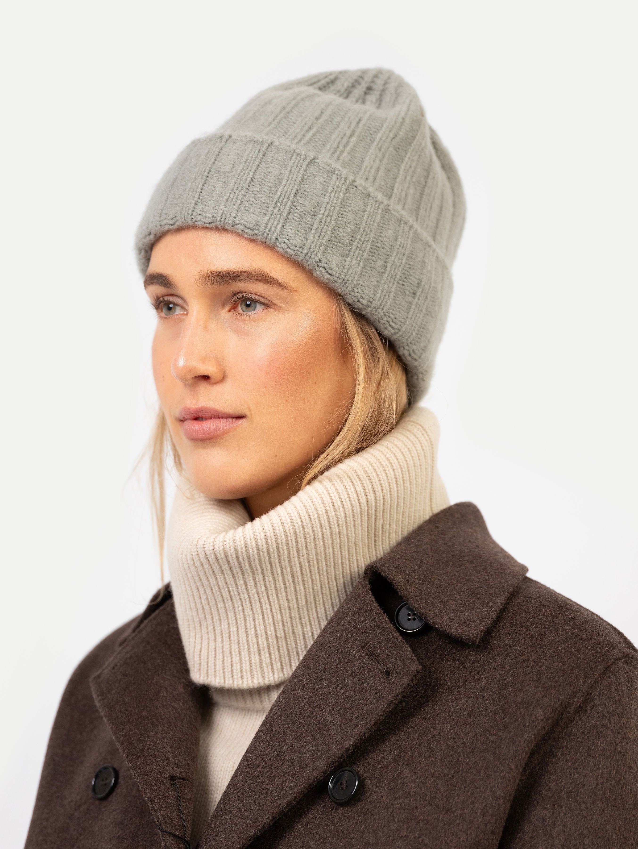 LAURA BEANIE IN SAGE