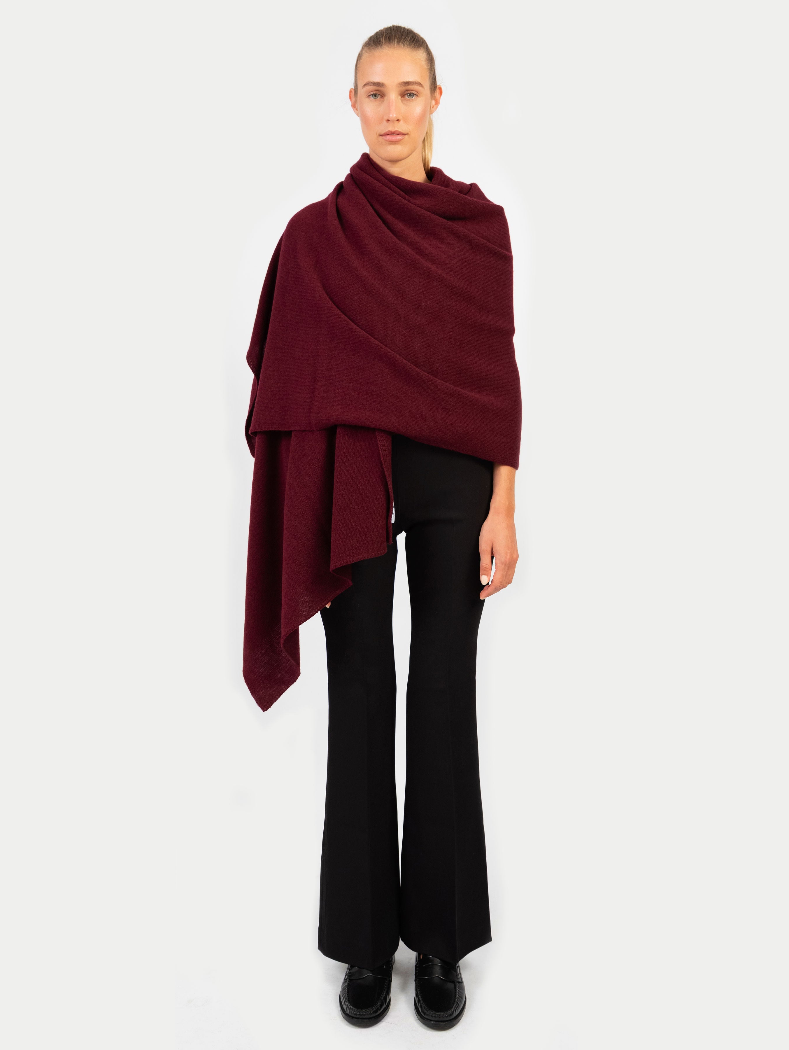 CARLA SCARF IN DARK CHERRY
