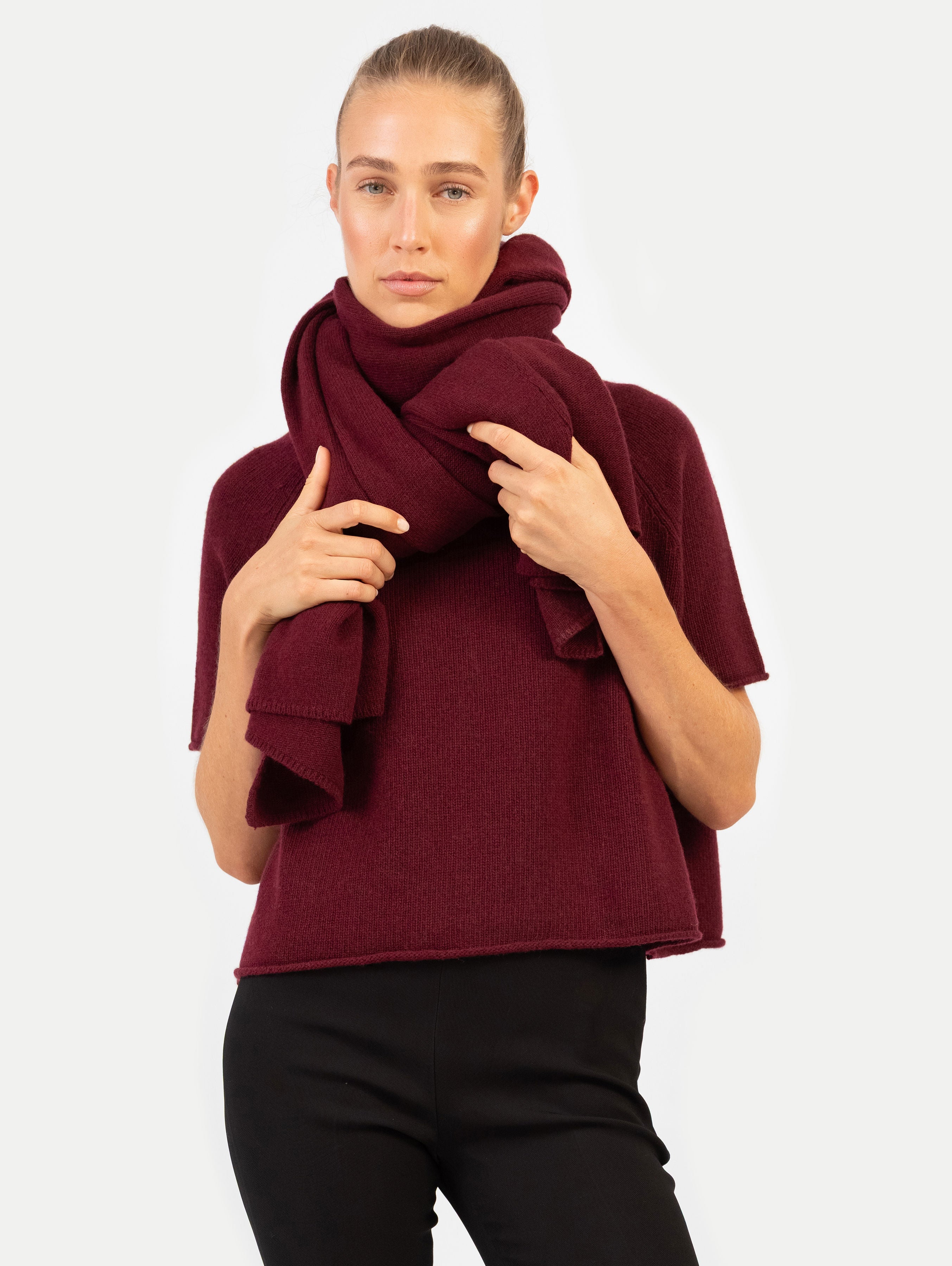 CARLA SCARF IN DARK CHERRY