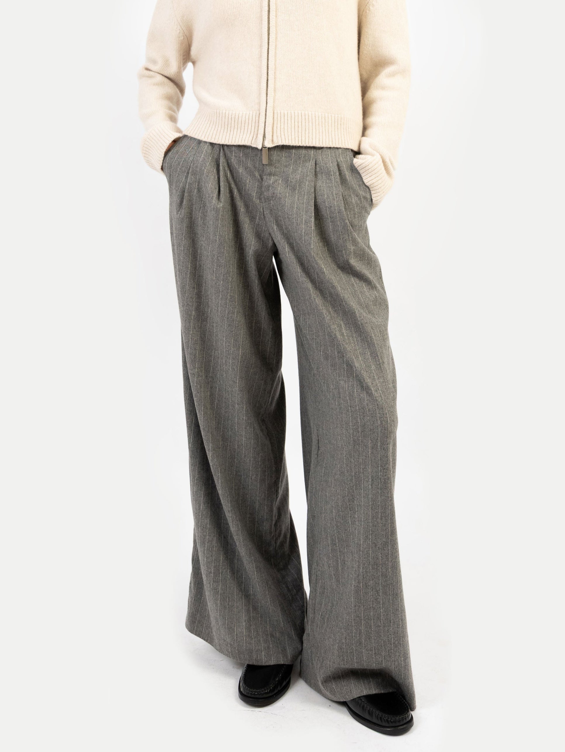 14_GENT PANTS IN GREY PINSTRIPES