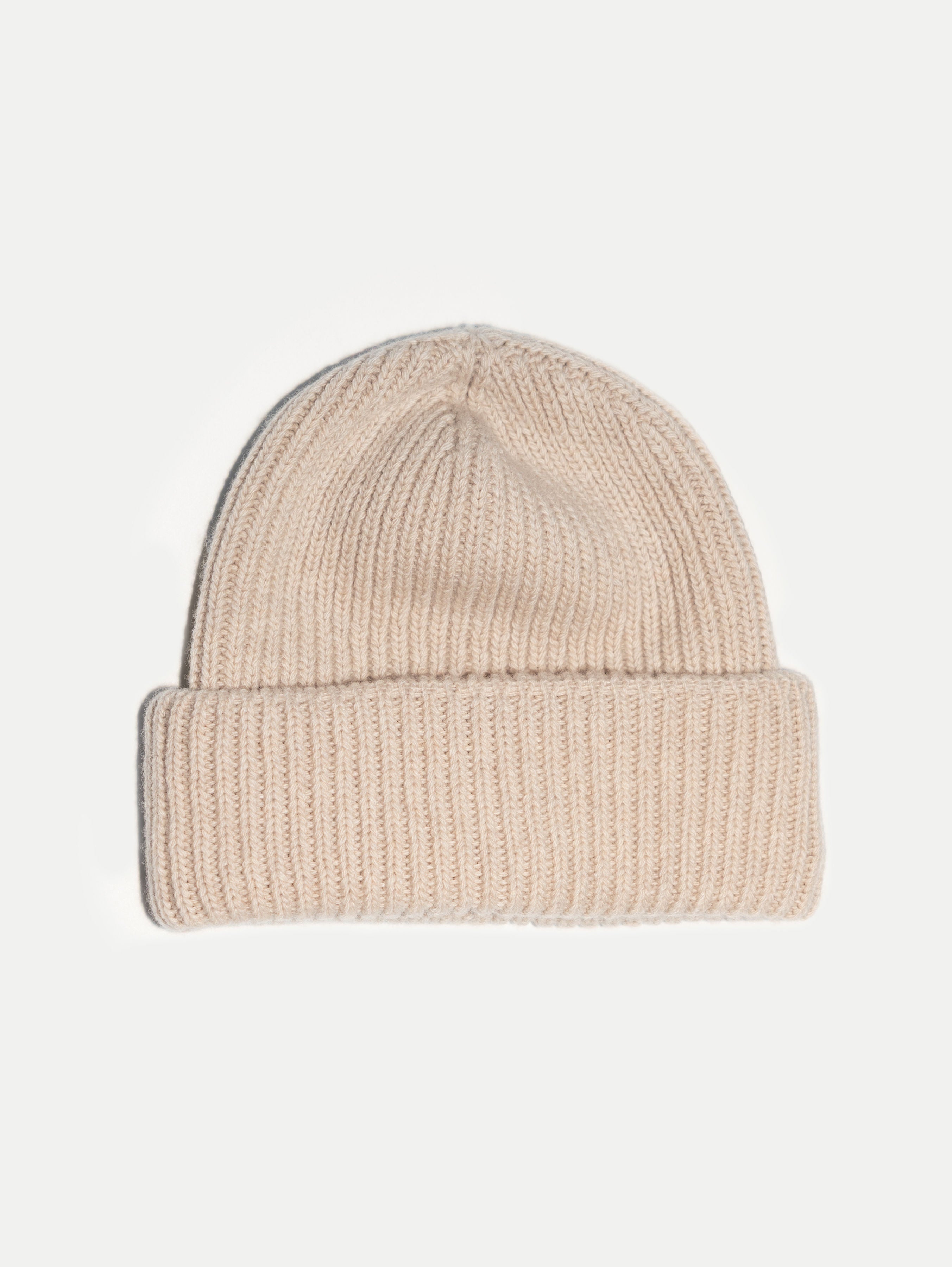 CHARLY BEANIE IN SAND
