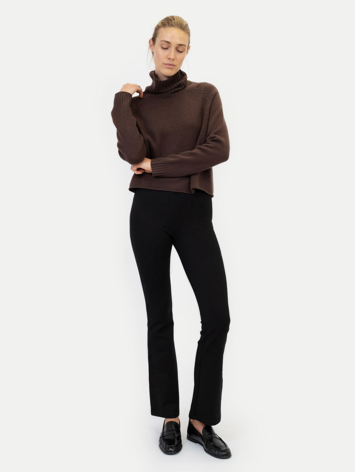 LAURA TURTLENECK IN TRUFFLE BROWN