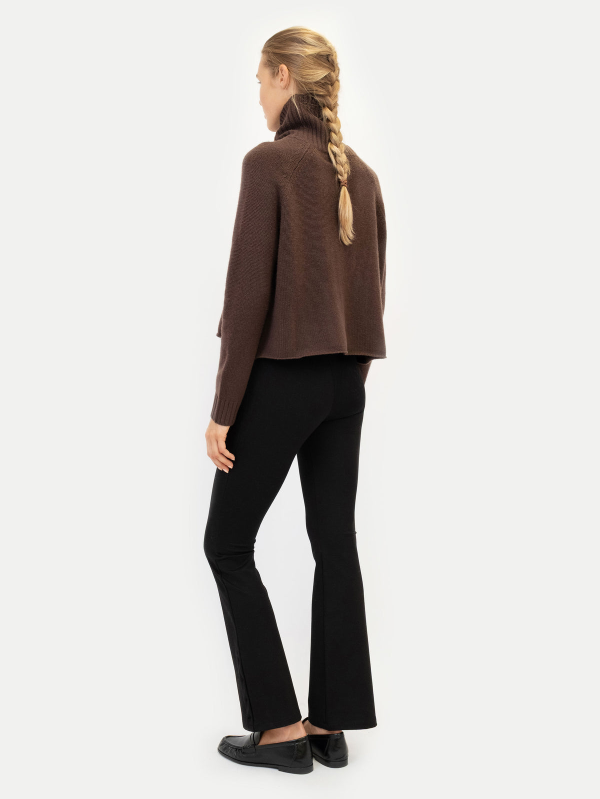 LAURA TURTLENECK IN TRUFFLE BROWN