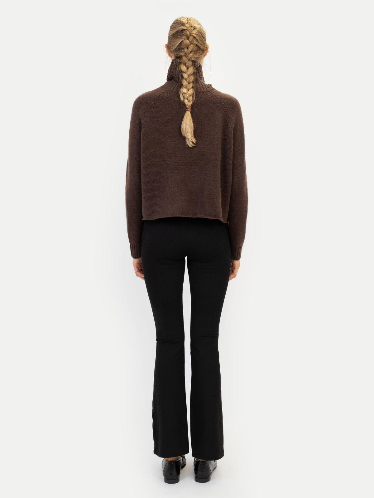 LAURA TURTLENECK IN TRUFFLE BROWN
