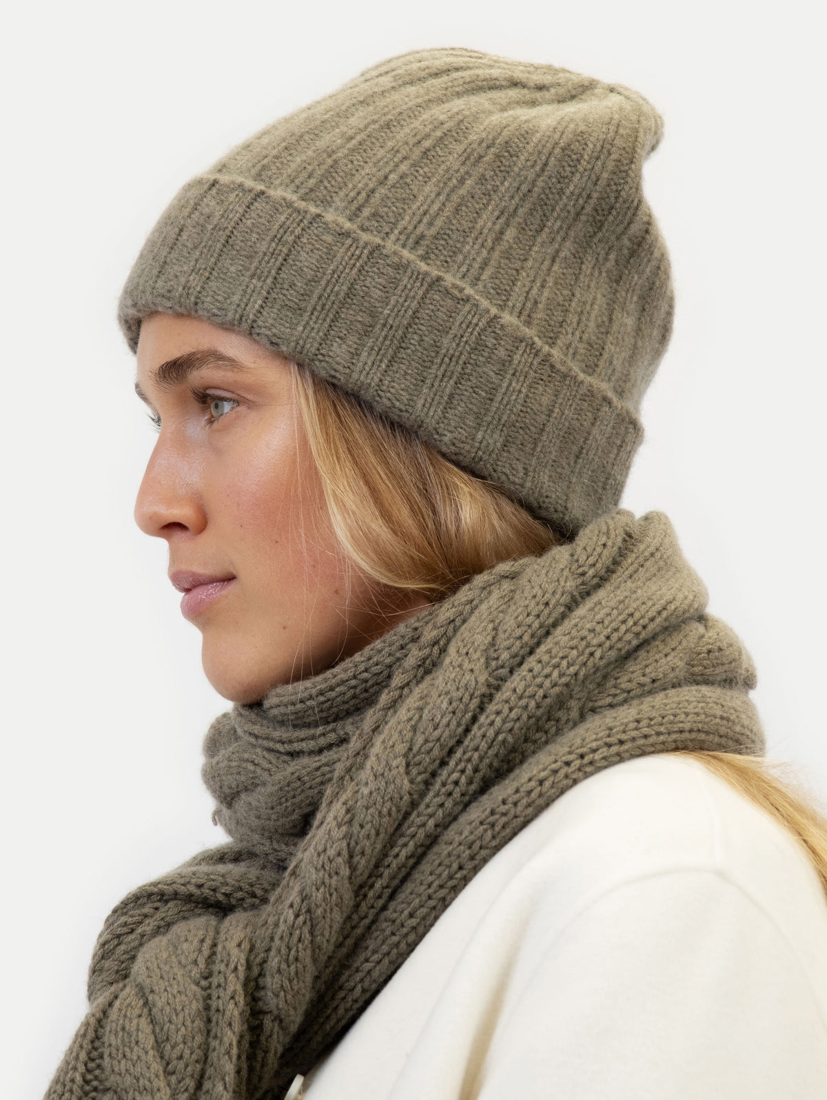 LAURA BEANIE IN BREEN