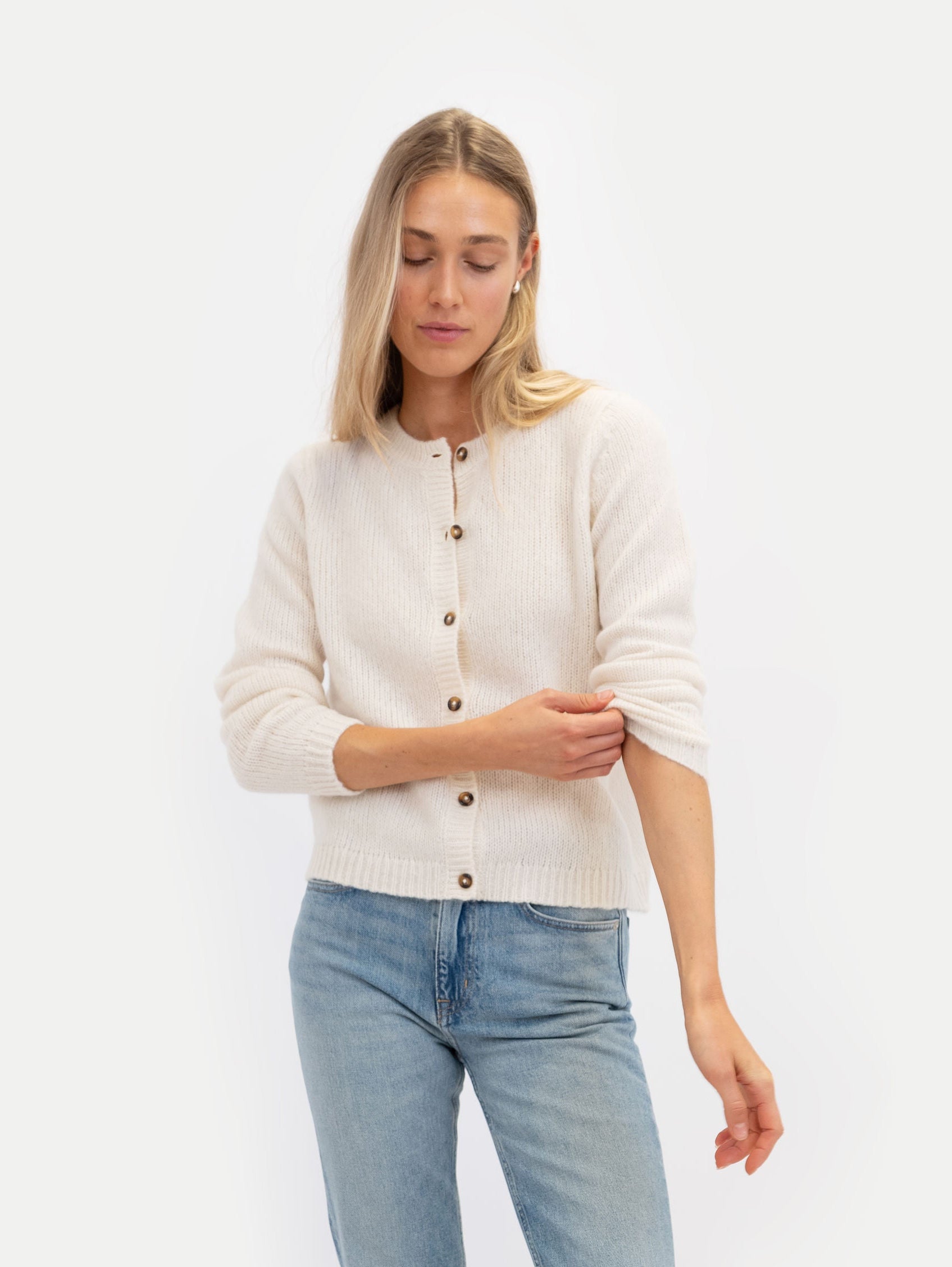 FELINE CARDIGAN IN IVORY