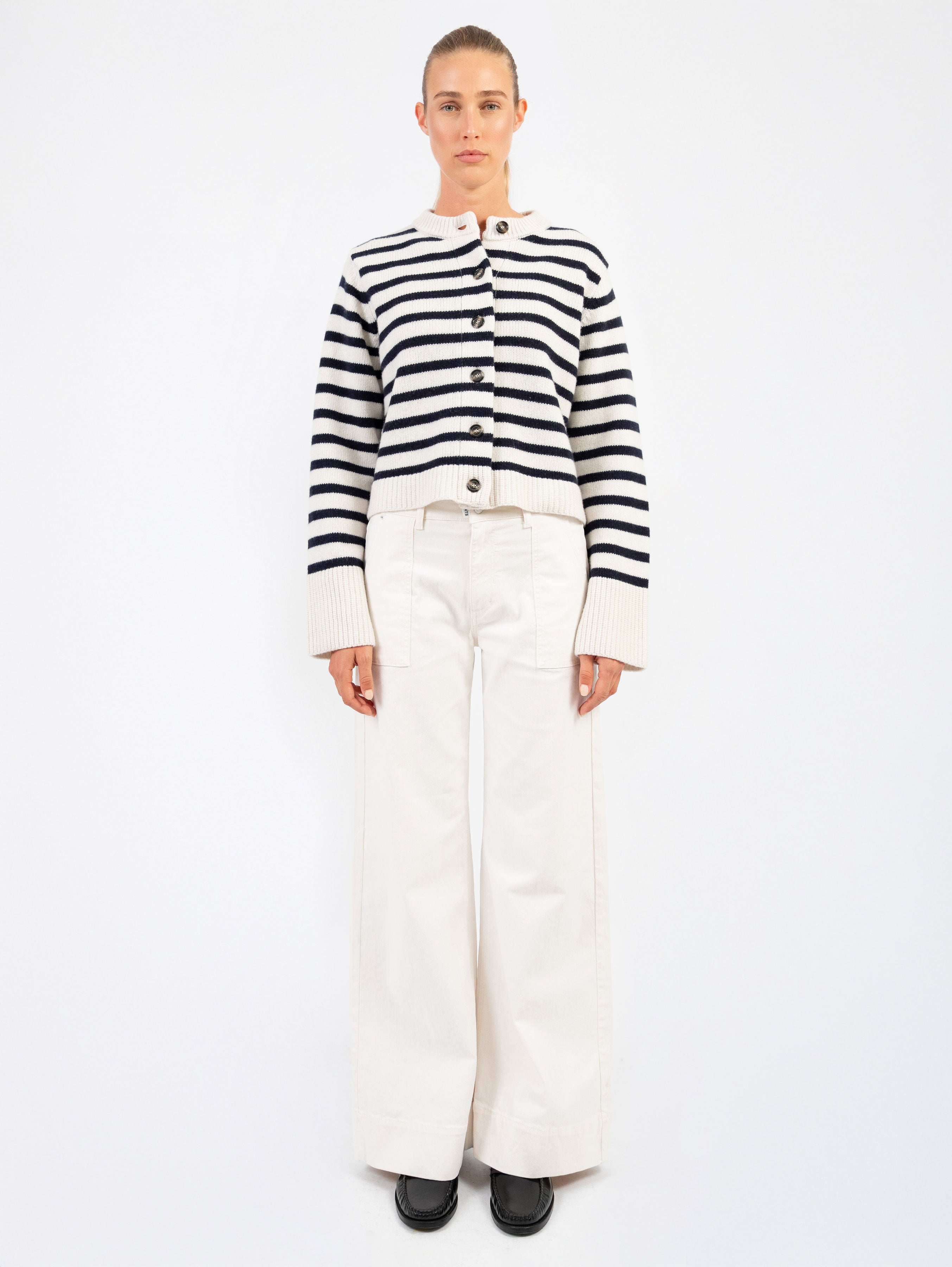LILLY CARDIGAN IN VANILLA / DEEP BLUE