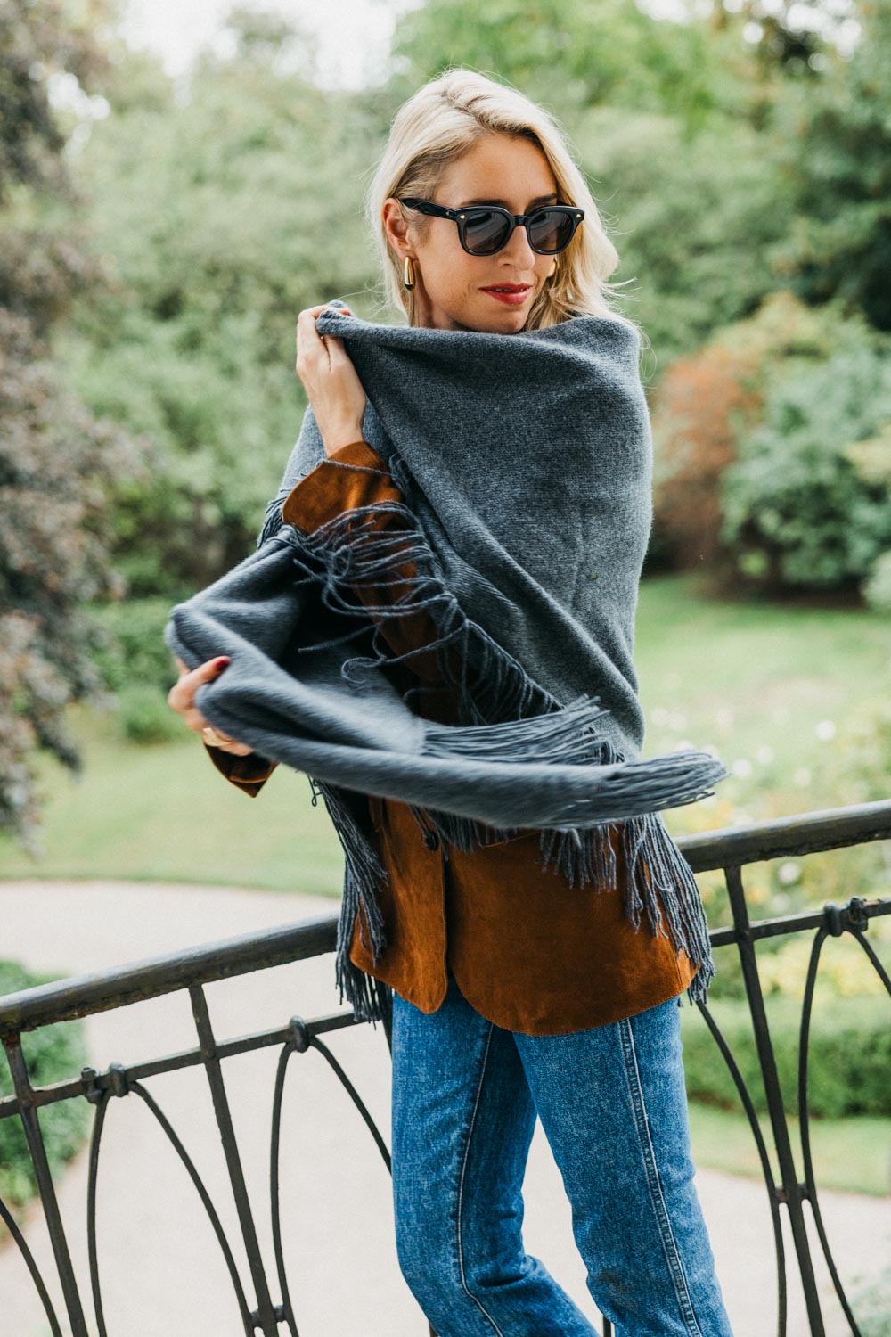 LAURA PONCHO IN MIDNIGHT STONE